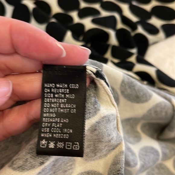 August Silk woman’s cardigan sweater. Size L. - Picture 6 of 6